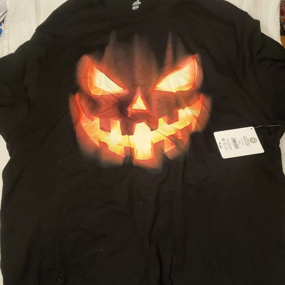 **sold***Halloween Graphic Tee Bundle Michael Myers + Pumpkin NWT L/XL